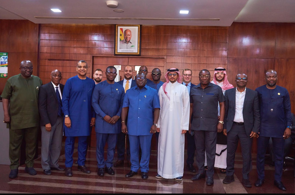 Yacoub Sidya, le prince Sheikh Abdulmalik Tariq Al-Qahtani et d'autres reçus par le président du Ghana Yacoub Sidya, le prince Sheikh Abdulmalik Tariq Al-Qahtani et d'autres reçus par le président du Ghana
