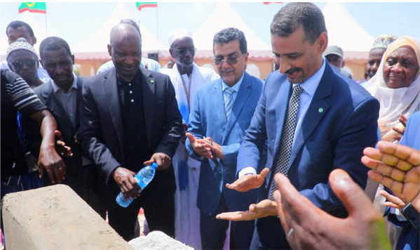 Pose de la 1ère pierre du siège de l’Association pour la Renaissance du Pulaar Pose de la 1ère pierre du siège de l’Association pour la Renaissance du Pulaar