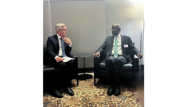 Le ministre des Affaires étrangères rencontre le commissaire européen chargé des affaires intérieures et de l’immigration Le ministre des Affaires étrangères rencontre le commissaire européen chargé des affaires intérieures et de l’immigration