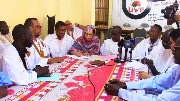 Onze partis de l’opposition soumettent leur vision du dialogue dans un document : Un de plus! Onze partis de l’opposition soumettent leur vision du dialogue dans un document : Un de plus!