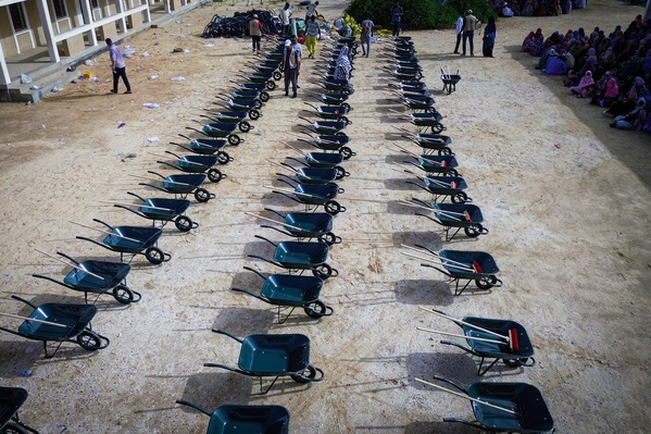 Le Délégué Général à la Solidarité Nationale lance une campagne bénévole de nettoyage des écoles primaires et secondaires à la veille de la rentrée scolaire Le Délégué Général à la Solidarité Nationale lance une campagne bénévole de nettoyage des écoles primaires et secondaires à la veille de la rentrée scolaire