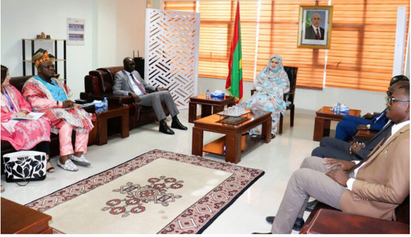 La ministre du Commerce et du Tourisme reçoit le représentant du Programme Alimentaire Mondial La ministre du Commerce et du Tourisme reçoit le représentant du Programme Alimentaire Mondial