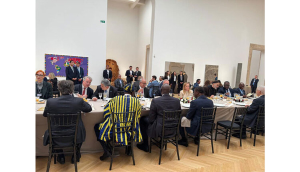 Le ministre secrétaire général de la Présidence représente le Président de la République au sommet du processus d’Aqaba Le ministre secrétaire général de la Présidence représente le Président de la République au sommet du processus d’Aqaba