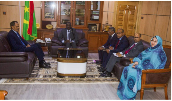 Le ministre de la Justice reçoit l’ambassadeur du Royaume du Maroc Le ministre de la Justice reçoit l’ambassadeur du Royaume du Maroc