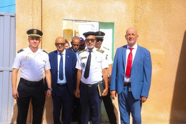 Migration : remise officielle à la Police nationale mauritanienne de deux centres d’accueil temporaire de migrants débarqués (CATE) en Mauritanie. Migration : remise officielle à la Police nationale mauritanienne de deux centres d’accueil temporaire de migrants débarqués (CATE) en Mauritanie.