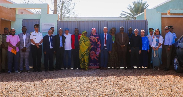 Migration : remise officielle à la Police nationale mauritanienne de deux centres d’accueil temporaire de migrants débarqués (CATE) en Mauritanie. Migration : remise officielle à la Police nationale mauritanienne de deux centres d’accueil temporaire de migrants débarqués (CATE) en Mauritanie.