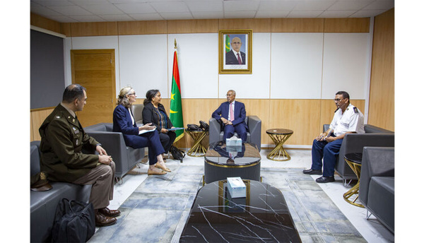 Le ministre de la Défense reçoit la Chargée d’Affaires par intérim de l’ambassade des États-Unis à Nouakchott
