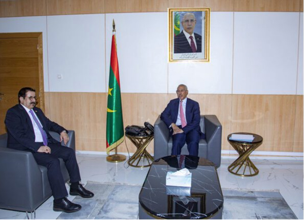 Le ministre de la Défense reçoit l’ambassadeur du Yémen à Nouakchott