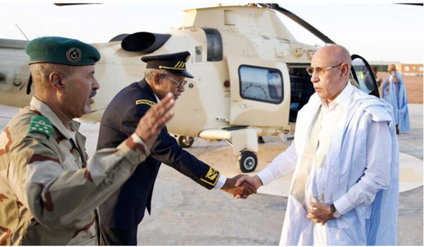 Le Président de la République arrive à la ville de N’Beikit Lahouach, où il est accueilli chaleureusement Le Président de la République arrive à la ville de N’Beikit Lahouach, où il est accueilli chaleureusement