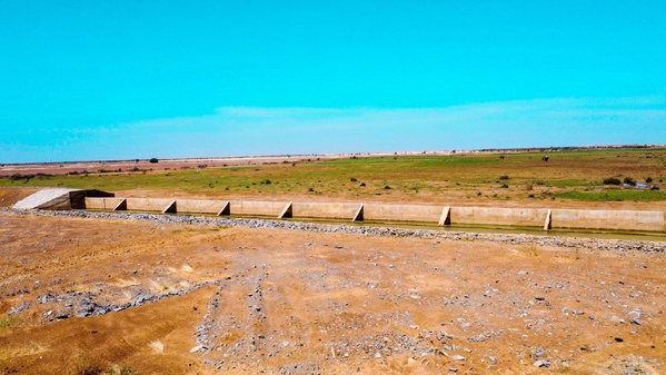 Taazour : le Président de la République effectue une visite au barrage de “Mowva” à Adel Bagrou Taazour : le Président de la République effectue une visite au barrage de “Mowva” à Adel Bagrou