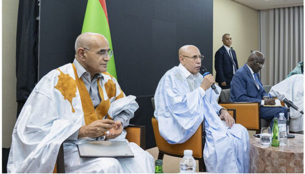 Le Président de la République rencontre notre communauté en Angola Le Président de la République rencontre notre communauté en Angola