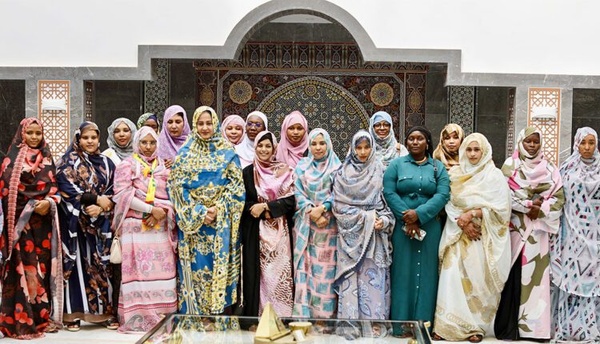 La Première Dame reçoit les jeunes filles honorées lors de la cérémonie de clôture de la Conférence Nationale sur l’Autonomisation des Jeunes