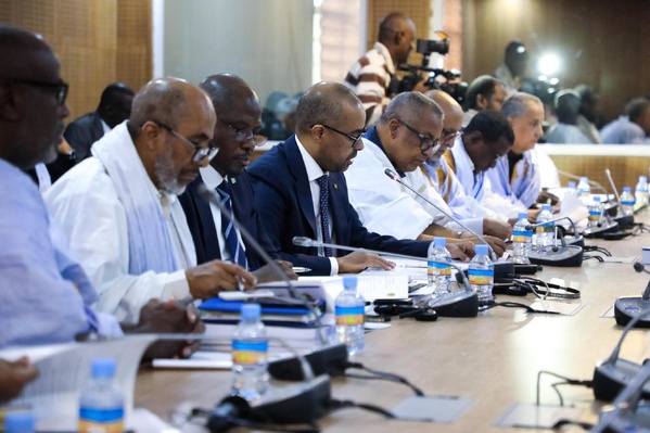 Taazour : la commission des finances de l’Assemblée nationale examine le budget de la Délégation Générale à la Solidarité Nationale et à la Lutte contre l'Exclusion Taazour : la commission des finances de l’Assemblée nationale examine le budget de la Délégation Générale à la Solidarité Nationale et à la Lutte contre l'Exclusion