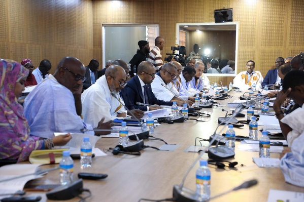 Taazour : la commission des finances de l’Assemblée nationale examine le budget de la Délégation Générale à la Solidarité Nationale et à la Lutte contre l'Exclusion Taazour : la commission des finances de l’Assemblée nationale examine le budget de la Délégation Générale à la Solidarité Nationale et à la Lutte contre l'Exclusion