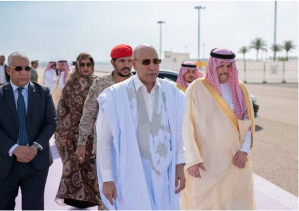 Le Président de la République quitte Médine pour Abidjan afin d’assister à la cérémonie d’investiture d’Alassane Ouattara Le Président de la République quitte Médine pour Abidjan afin d’assister à la cérémonie d’investiture d’Alassane Ouattara