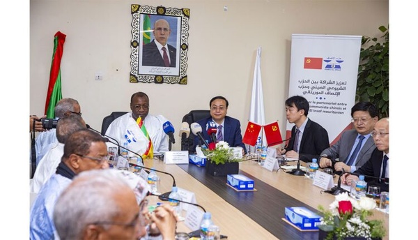 Pourparlers politiques de haut niveau entre le Parti INSAF et le Parti communiste chinois