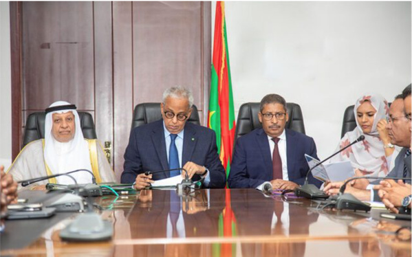 Signature de deux accords de financement entre la Mauritanie et le FADES Signature de deux accords de financement entre la Mauritanie et le FADES