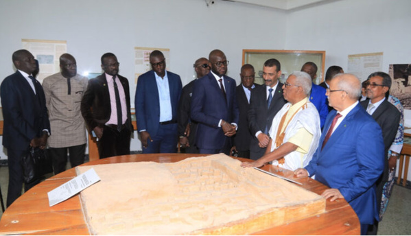 Le président de l’Assemblée nationale et son homologue sénégalais visitent l’Office national des musées.