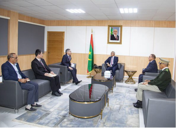 Le ministre de la Défense reçoit l’ambassadeur du Japon Le ministre de la Défense reçoit l’ambassadeur du Japon