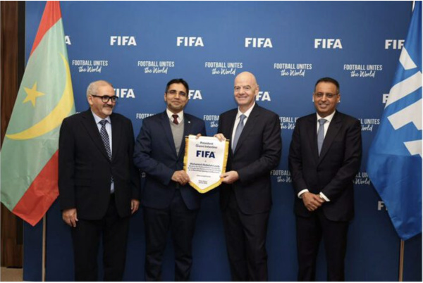 Le ministre de l’Autonomisation des jeunes rencontre le président de la FIFA à Rabat