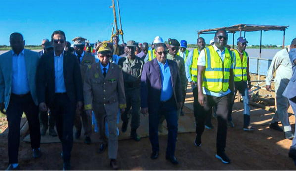 Le ministre de l’Équipement et des Transports, accompagné du ministre sénégalais des Infrastructures, vsite le projet de pont de Rosso. Le ministre de l’Équipement et des Transports, accompagné du ministre sénégalais des Infrastructures, vsite le projet de pont de Rosso.