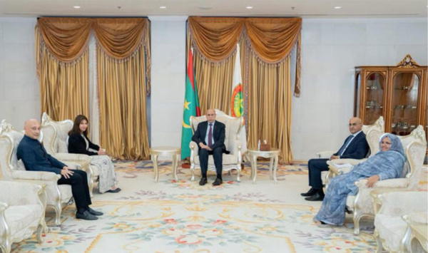 Le Président de la République reçoit la Maire de la ville de Paris Le Président de la République reçoit la Maire de la ville de Paris