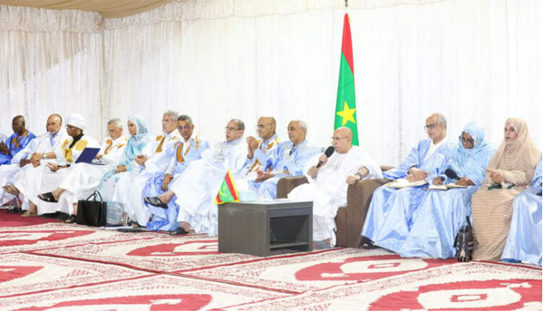 Le Président de la République préside une réunion des cadres de la moughataa de Maghama et affirme l’engagement de l’État envers le développement global et l’autonomisation des jeunes