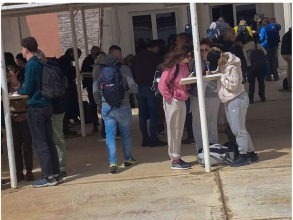 Arrivée d’un nouveau vol aérien à Atar avec à son bord 148 touristes Arrivée d’un nouveau vol aérien à Atar avec à son bord 148 touristes