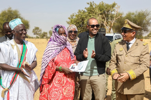 Le Délégué général à la Solidarité Sidi Ould Moulaye Zeine supervise le lancement d’une opération de distribution d’aide au profit de 536 familles Maghama Le Délégué général à la Solidarité Sidi Ould Moulaye Zeine supervise le lancement d’une opération de distribution d’aide au profit de 536 familles Maghama