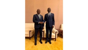 Le ministre des Affaires étrangères rencontre son homologue angolais Le ministre des Affaires étrangères rencontre son homologue angolais