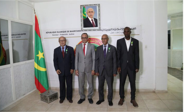 Le président de la HAPA décore des fonctionnaires de l’Autorité Le président de la HAPA décore des fonctionnaires de l’Autorité