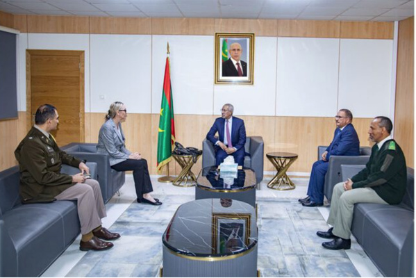 Le ministre de la Défense reçoit la chargée d’affaires par intérim de l’ambassade américaine à Nouakchott