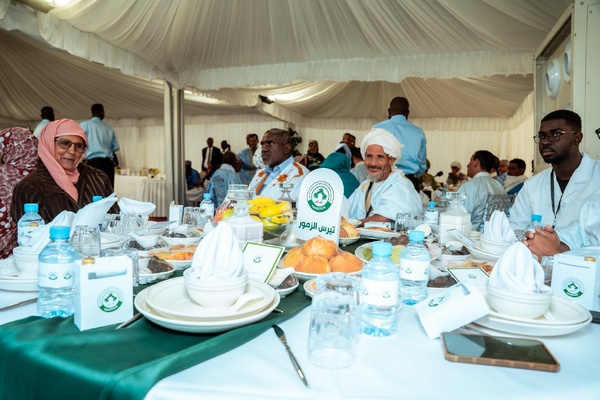 Le Président de la République préside un iftar en l’honneur des représentants de la communauté “Taazour”