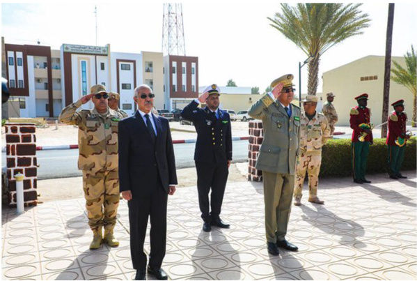 Le ministre de la Défense décore, au nom du Président de la République, des officiers, soldats et gendarmes Le ministre de la Défense décore, au nom du Président de la République, des officiers, soldats et gendarmes