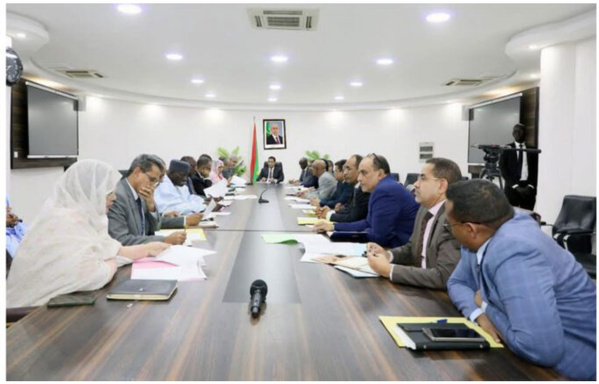 Le Premier ministre préside une réunion sur l’évaluation et le développement de la production locale de riz