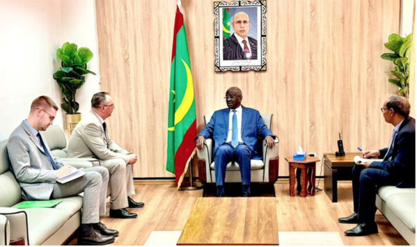 Le ministre des Affaires étrangères reçoit l’ambassadeur de Russie