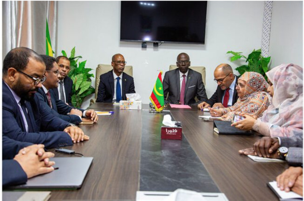 Le ministre des Finances rend hommage à la direction générale des impôts Le ministre des Finances rend hommage à la direction générale des impôts