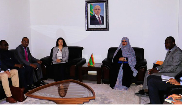 La ministre de l’Éducation tient une réunion avec une mission de la Fondation FIFA