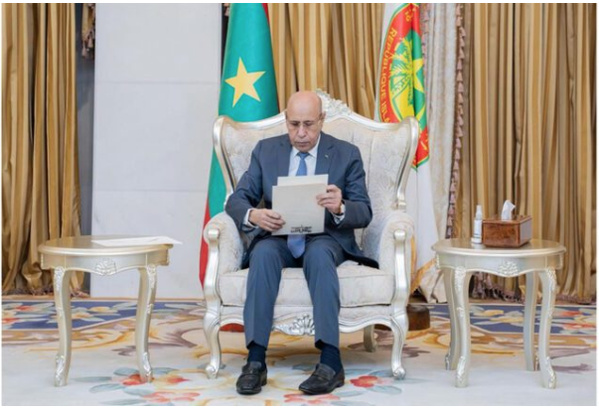 Le Président de la République reçoit un message écrit de son homologue sénégalais Le Président de la République reçoit un message écrit de son homologue sénégalais