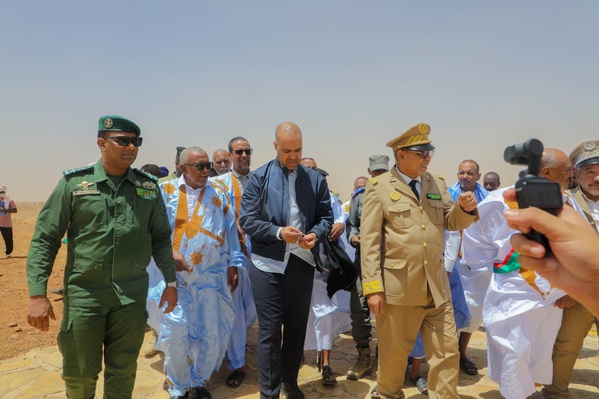 Le Délégué général de TAAZOUR, SIDI Moulaye Zeine, inaugure deux barrages dans la commune d’El Baten, dans la moughataa de Oualata Le Délégué général de TAAZOUR, SIDI Moulaye Zeine, inaugure deux barrages dans la commune d’El Baten, dans la moughataa de Oualata