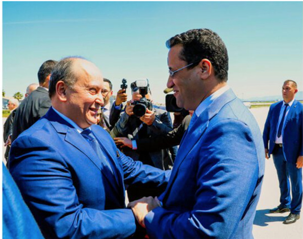 Le Premier ministre arrive à Alger Le Premier ministre arrive à Alger