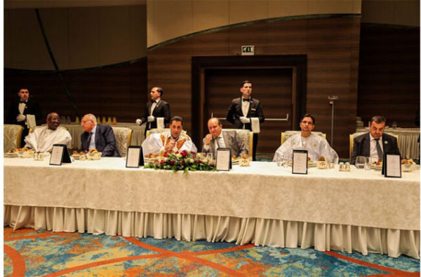 Le Premier ministre assiste à un dîner officiel offert en son honneur par son homologue algérien