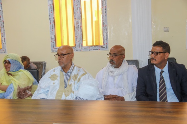 Adrar : le délégué général de Taazour Sidi Moulaye Zeine préside une réunion avec les autorités locales Adrar : le délégué général de Taazour Sidi Moulaye Zeine préside une réunion avec les autorités locales