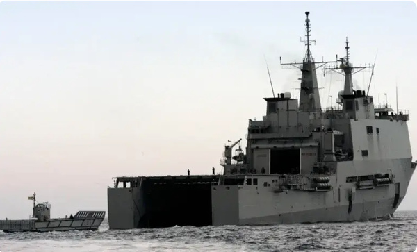 L’un des plus grands navires de débarquement espagnols dans le cadre d’une mission militaire en Mauritanie L’un des plus grands navires de débarquement espagnols dans le cadre d’une mission militaire en Mauritanie