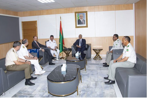 Le ministre de la Défense reçoit l’ambassadeur d’Espagne