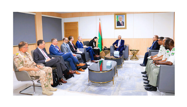 Le ministre de la Défense s’entretient avec une délégation des ministères des Affaires Étrangères et de la Défense d’Allemagne