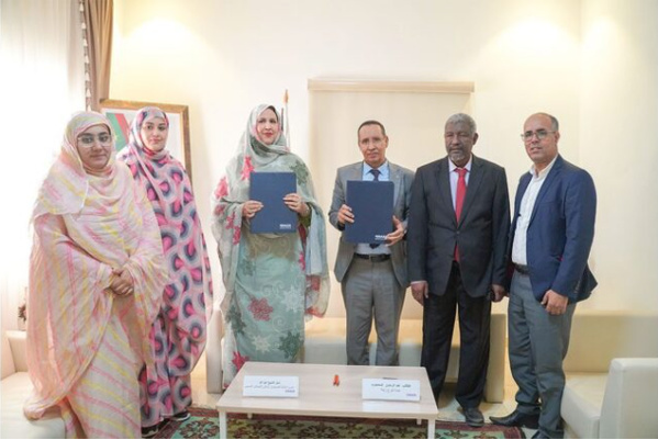 Signature d’un accord de partenariat entre la municipalité de Tevrag Zeina et la CNASS Signature d’un accord de partenariat entre la municipalité de Tevrag Zeina et la CNASS
