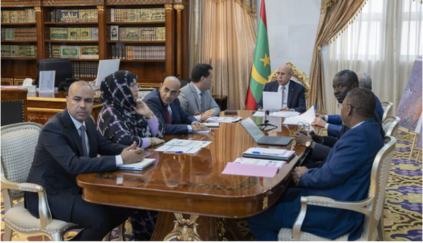 Le Président de la République préside une réunion du comité ministériel chargé de préparer la deuxième phase du programme de développement de Nouakchott