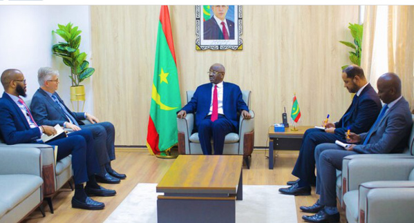 Le ministre des Affaires étrangères reçoit le Secrétaire général adjoint des Nations unies chargé des opérations de paix Le ministre des Affaires étrangères reçoit le Secrétaire général adjoint des Nations unies chargé des opérations de paix