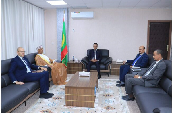 Le ministre des Affaires islamiques reçoit l’ambassadeur du Sultanat d’Oman Le ministre des Affaires islamiques reçoit l’ambassadeur du Sultanat d’Oman
